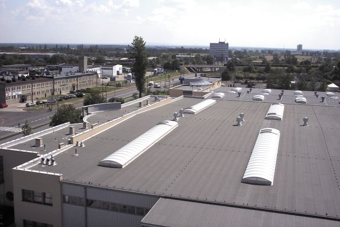 Dobór łączników do montażu na dachach płaskich