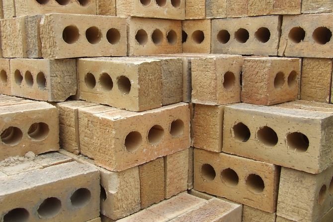Jak i gdzie sprawdzać jakość materiałów budowlanych?