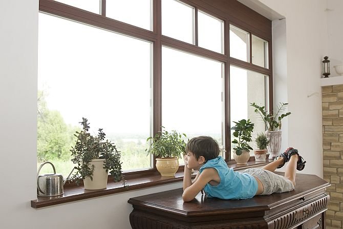 Jak zapobiegać zaparowywaniu okien od wewnątrz?