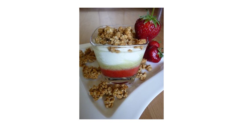 Granola z musem truskawkowym i melonowym