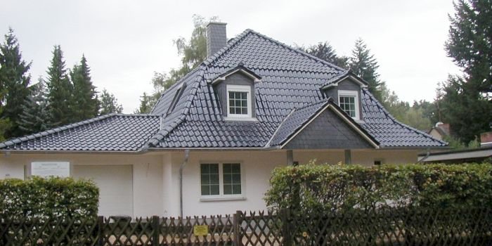 Zasady krycia dachu dachówkami ceramicznymi i betonowymi
