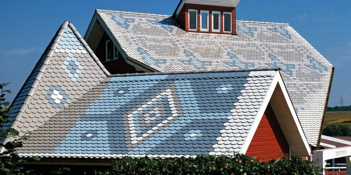 Dach jak obraz z dachówek… dzięki karpiówkom KLASSIK marki CREATON