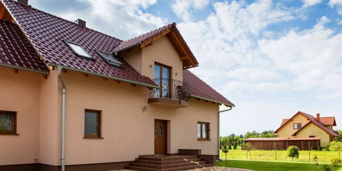 Efektowna i skuteczna renowacja elewacji – jak to zrobić?