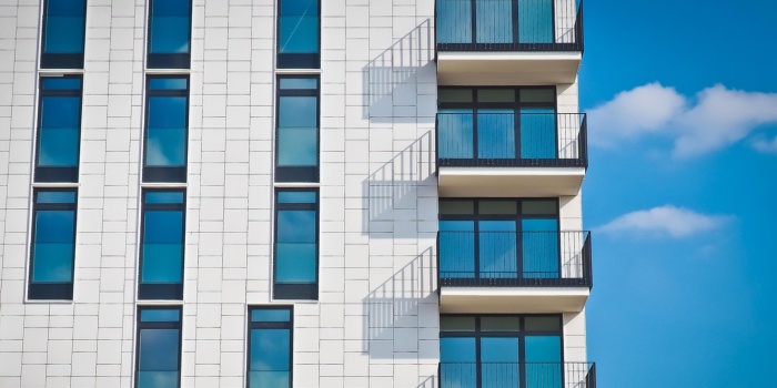 Gdzie reklamować materiały budowlane i instalacje? Skuteczne kanały dla B2B i B2C