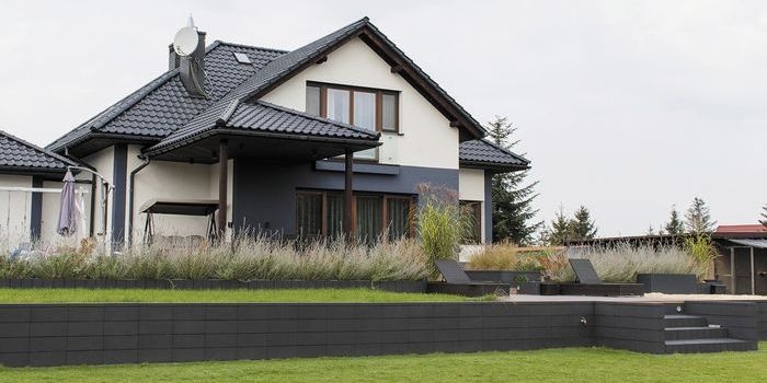 Beton w ogrodach minimalistycznych