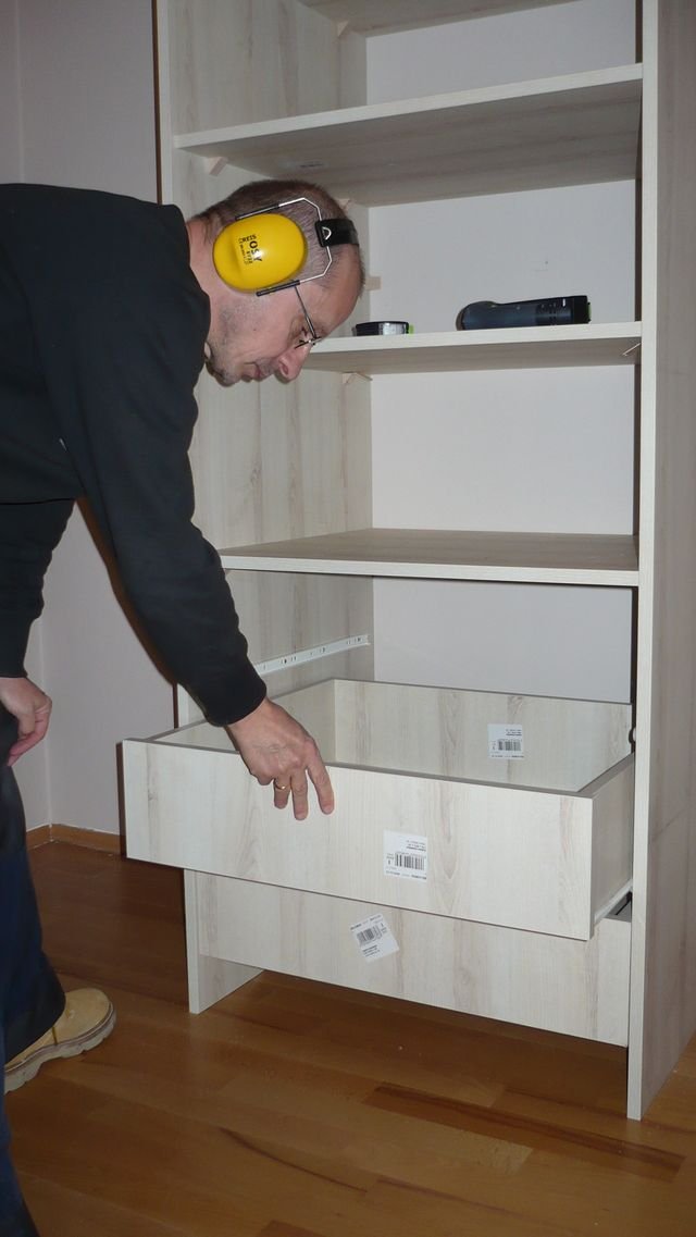 Montaż drugiej szuflady.