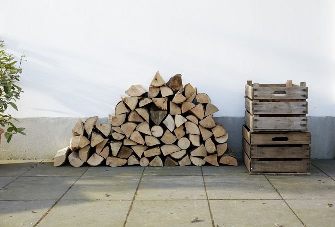 Jak zrobić schowek na drewno i ogrodowe akcesoria?