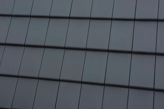 Dach&oacute;wka Bergamo antracytowa angobowana
Fot. R&ouml;ben