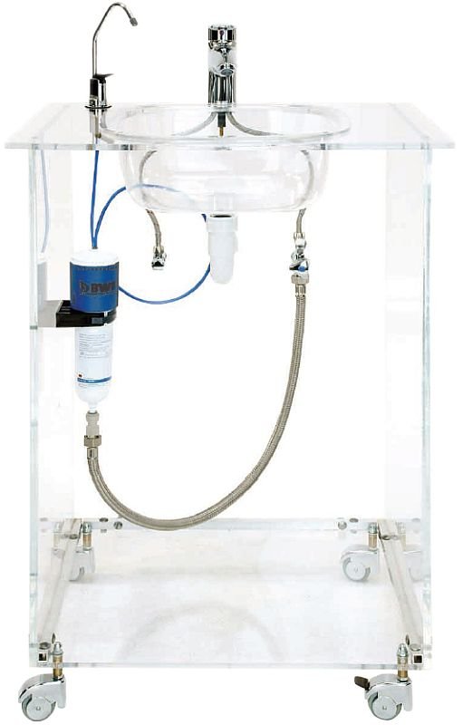 Woda-Pure to filtr podzlewowy, zmieniający zwykłą wodę z kranu w źródło czystej i smacznej wody. System filtracji usuwa z wody składniki pogarszające jej smak i zapach (np. chlor) oraz zanieczyszczenia (np. drobinki piasku)