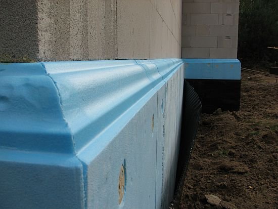 Prawidłowo zaizolowany i docieplony fundament