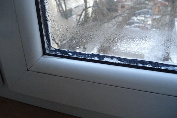 Nieszczelne okna to zima w domu &ndash; lepiej pozostawić ją jednak na zewnątrz
Fot. Zrzeszenie Montażyst&oacute;w Stolarki