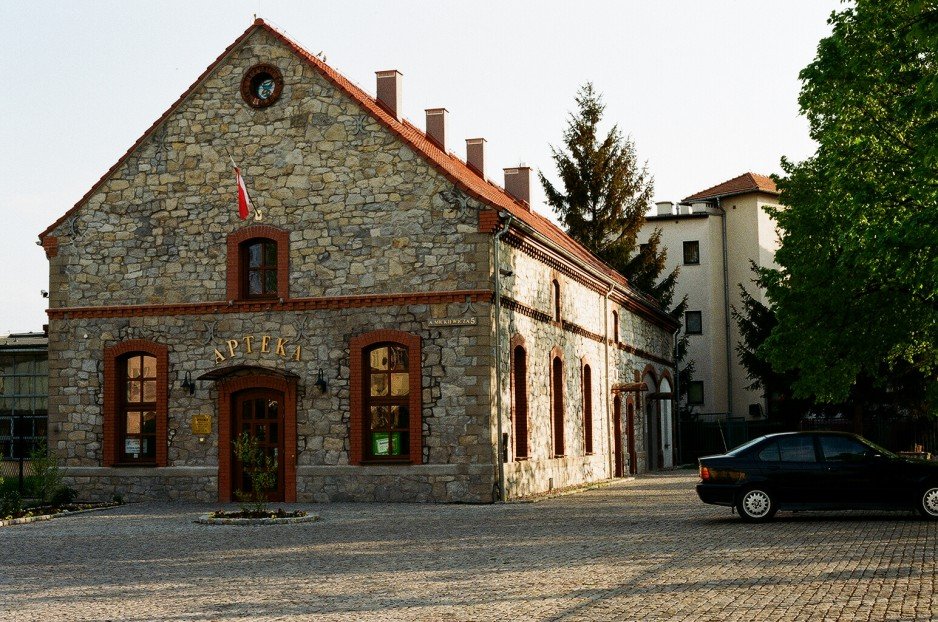 Strzelin, Apteka Magnolia,  ul. A. Mickiewicza 5