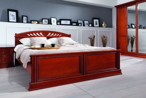 Łóżko z kolekcji Venus stoi wzdłuż ściany –  ustawienie prostopadłe lub równoległe względem drzwi jest zgodne z zasadami Feng Shui.