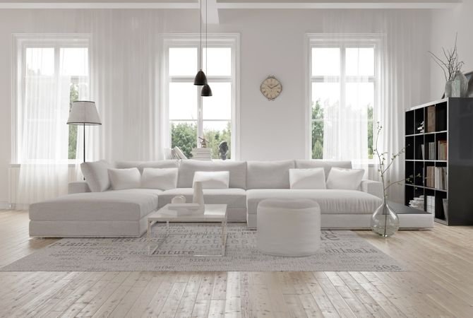 Pudrowy odcień sprawia, że wnętrze jest przytulne. Dobrze wygląda w zestawieniu z naturalnym drewnem, delikatnymi beżami, ale też z eleganckimi, ciemnymi brązami.