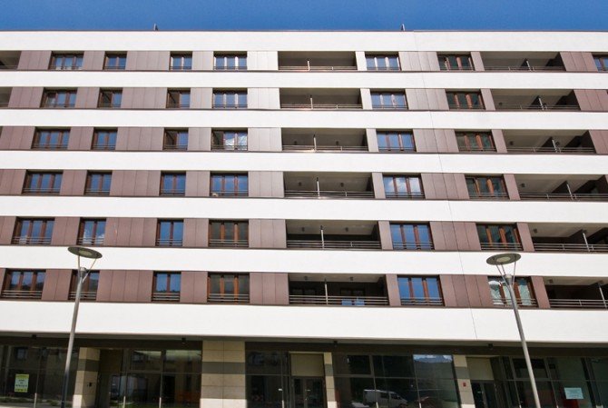 MURANO - zespół mieszkaniowo-usługowy, Warszawa, EQUITONE [natura] N371 (czerwony), 8 mm