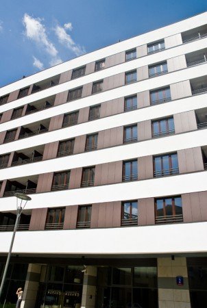 MURANO - zespół mieszkaniowo-usługowy, Warszawa, EQUITONE [natura] N371 (czerwony), 8 mm