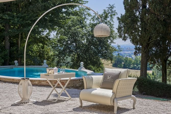 Fotel i lampa z kolekcji Canopo