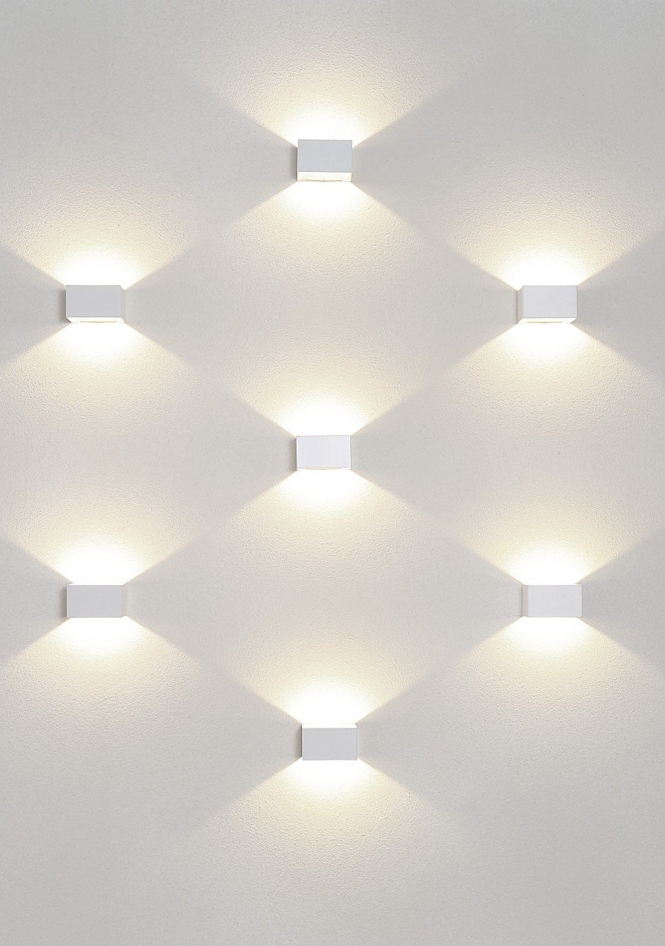 Kinkiet LIA LED - kilka lamp umieszczonych obok siebie daje ciekawy efekt