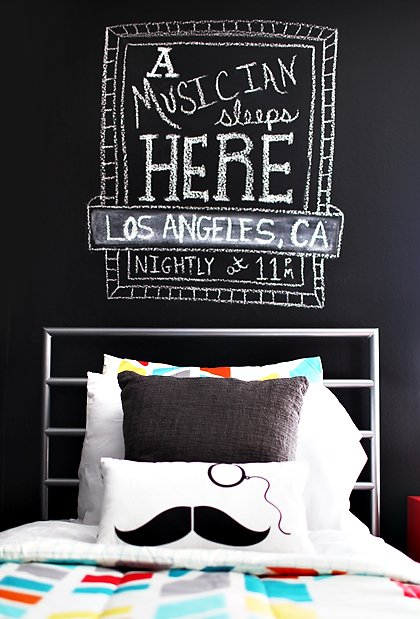 Ściana w sypialni Fot. myidealhome.tumblr.com