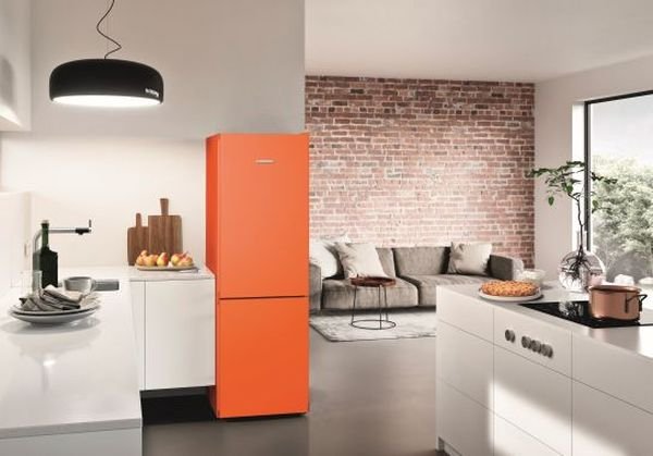 Energetyczny model CNno4313 w kolorze Neon Orange; Fot. Liebherr 