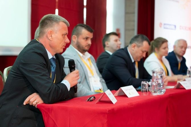 Podczas konferencji szczególną uwagę poświęcono zagadnieniu bezpieczeństwa pożarowego ocieplonych elewacji.
