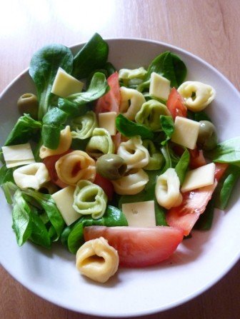 salatka z tortellini