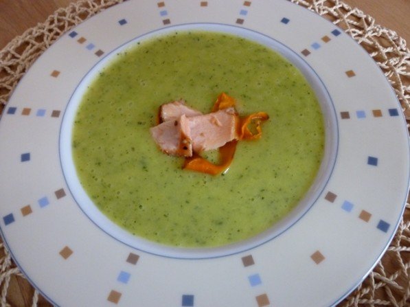 zupa cukiniowa z pieczona marchewka i lososiem