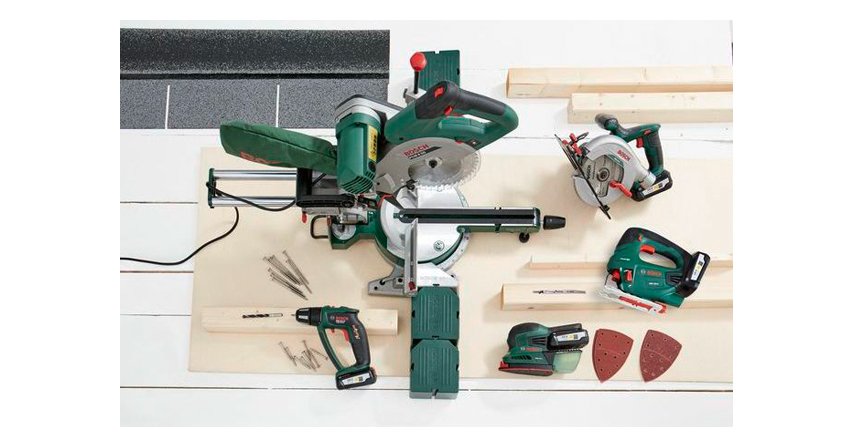 Narzędzia i materiały potrzebne do wykonania ogrodowego domku na drewnoFot. Bosch