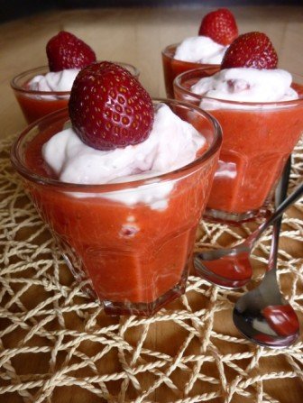 mus truskawkowy z puszystym mascarpone