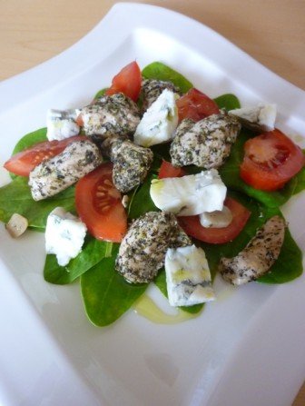 salatka z kurczaka i szpinaku