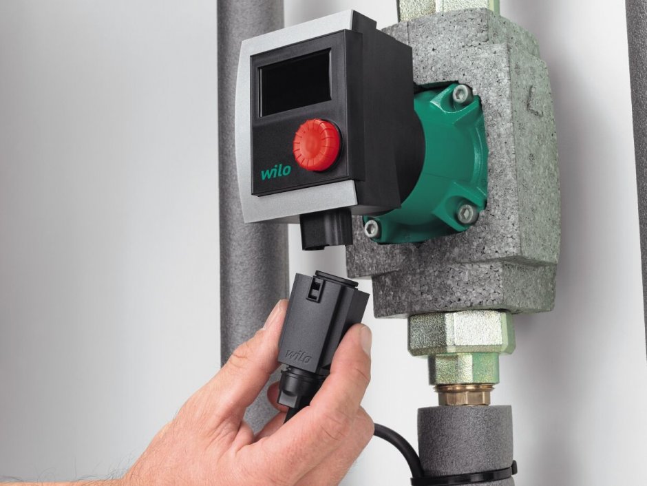 stratos pico installed connector j
