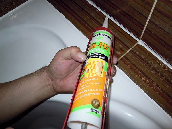 Warto wybrać preparat, który nie zniszczy powierzchni glazurowanych i szkliwionych.
