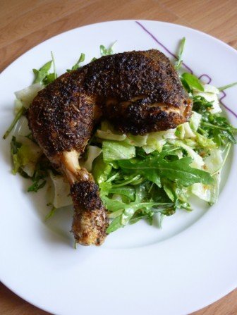grillowane udka z kurczaka na salatce z miodowym vinegretem