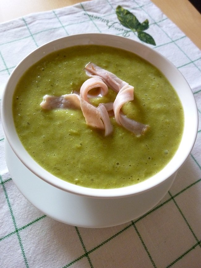 zupa-krem z groszku z mlekiem kokosowym