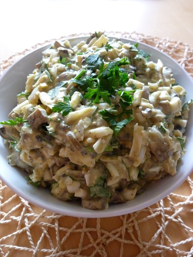 pasta jajeczna z pieczarkami