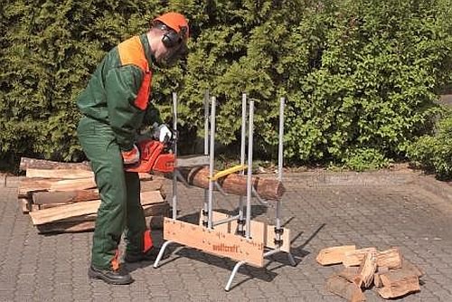 stojak do ciecia drewna wolfcraft w uzyciu