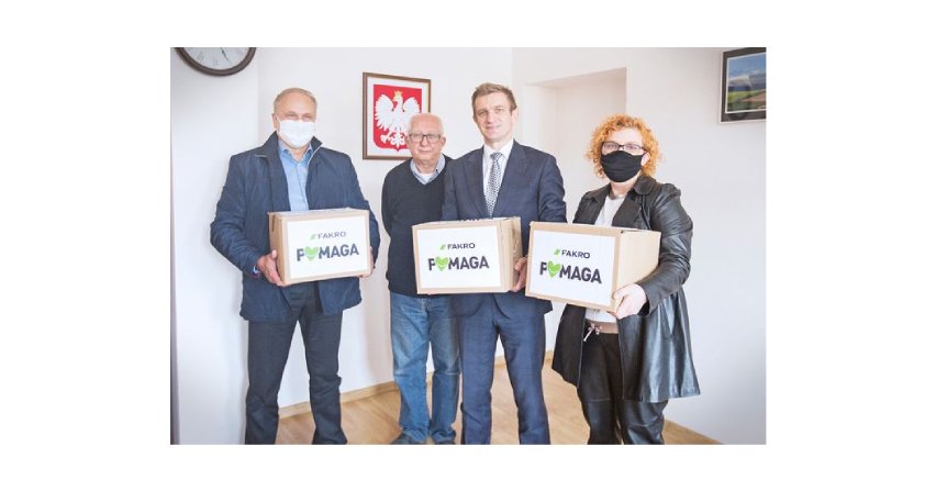 Maseczki ochronne dla szpitali i mieszkańc&oacute;w od FAKRO
Fot. FAKRO