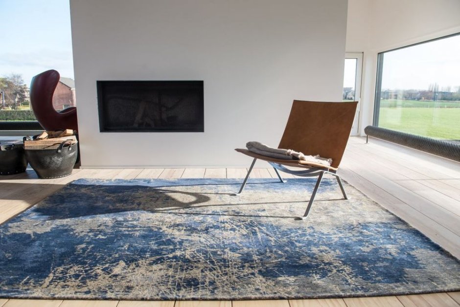 madmen cracks carpets more
