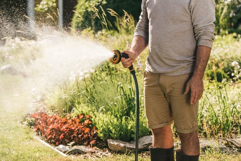 podlewanie ogrodu fiskars
