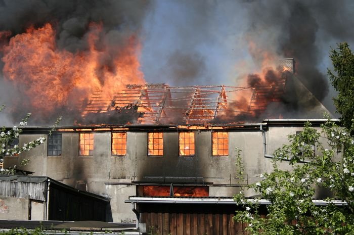 Co na temat bezpieczeństwa pożarowego budynku m&oacute;wią Warunki Techniczne, fot. www.freeimages.com