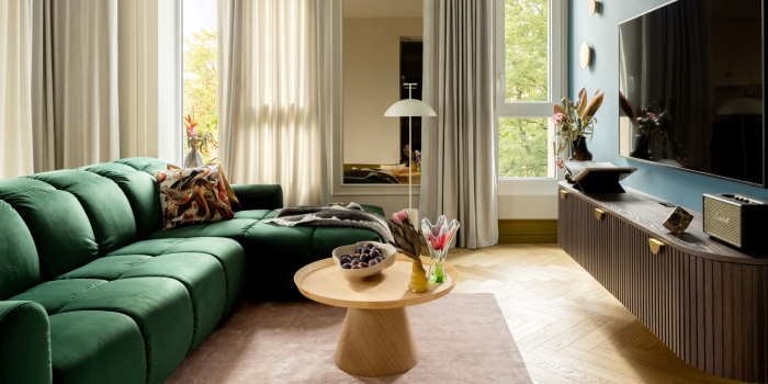 W apartamencie dominuje zieleń &ndash; miks jej ciepłych i zimnych ton&oacute;w, fot. Aleksandra Dermont