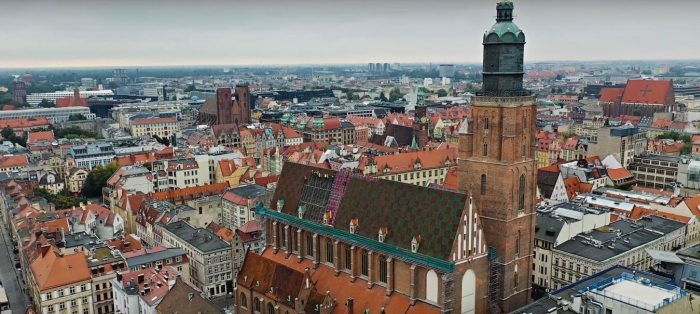 Kości&oacute;ł Garnizonowy we Wrocławiu z nowym dachem, fot. Dorken Delta Folie