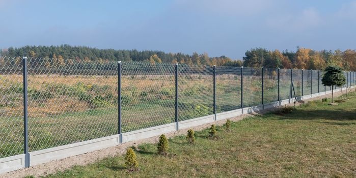 Proste kotwienie ogrodzeń, altanek i pergoli bez użycia betoniarki, fot. weber