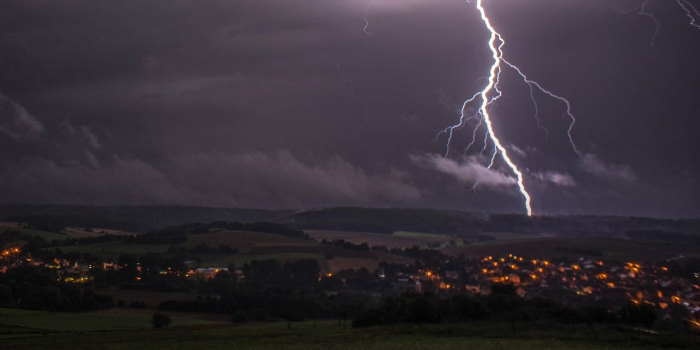 Jak przygotować dom na letnie burze? Fot. Pixabay