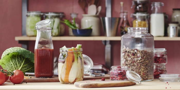 Sezon na domowe rytuały &ndash; nowości, kt&oacute;re wprowadzą magię do Twojego domu. Fot. IKEA