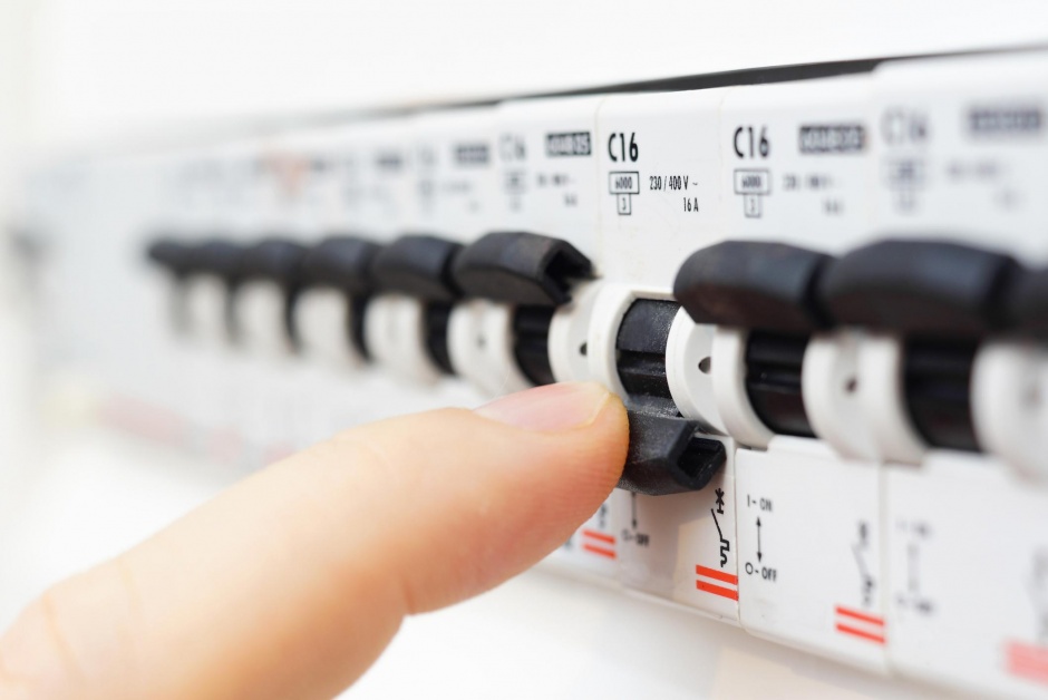 Bezpiecznik elektryczny &ndash; co to jest i jak działa?