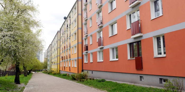 Nowe Warunki Techniczne 2026: bezpieczeństwo pożarowe oparte na rozwiązaniach systemowych. Fot. Adobe Stock