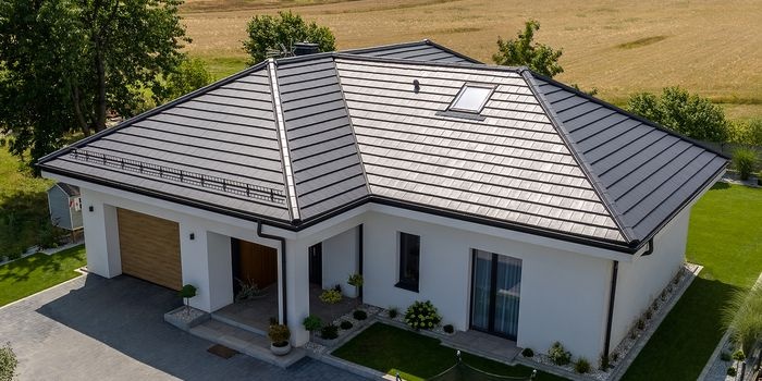 Remont dachu &ndash; jak dobrać dach&oacute;wkę do konstrukcji i stylu domu?